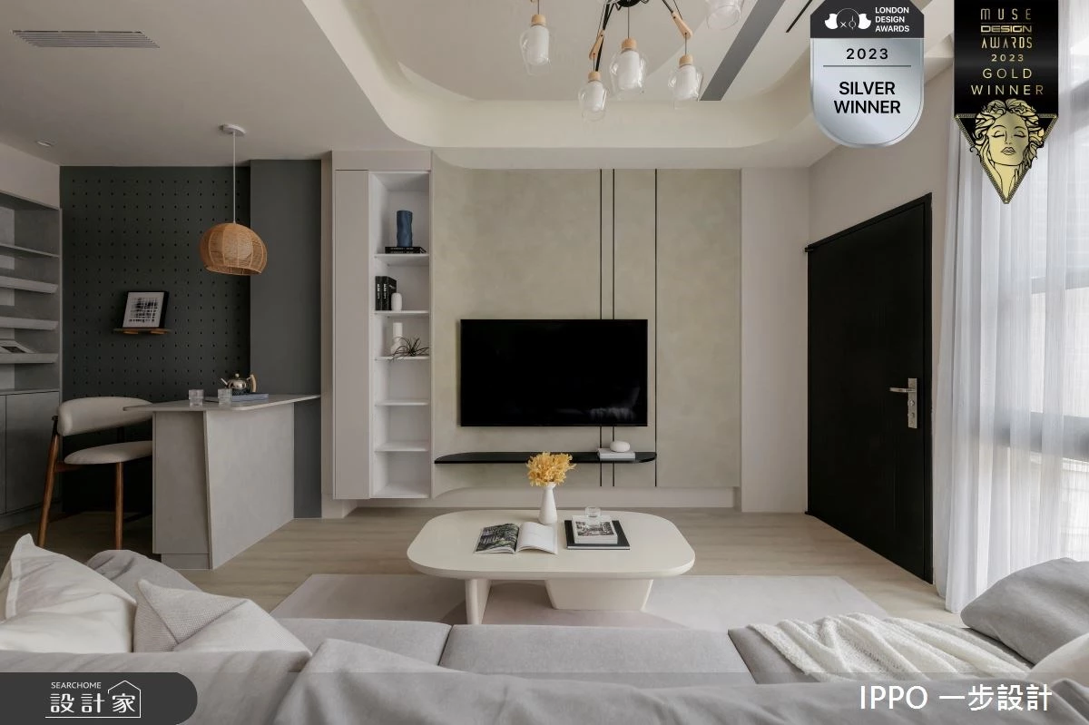 創造生活的黃金比例！22 坪複層住宅造型天花讓長型屋擁有好比例，雋永 Japandi 風格建構舒適明廳暗房